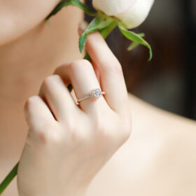 Nhẫn bạc tròn lấp lánh
