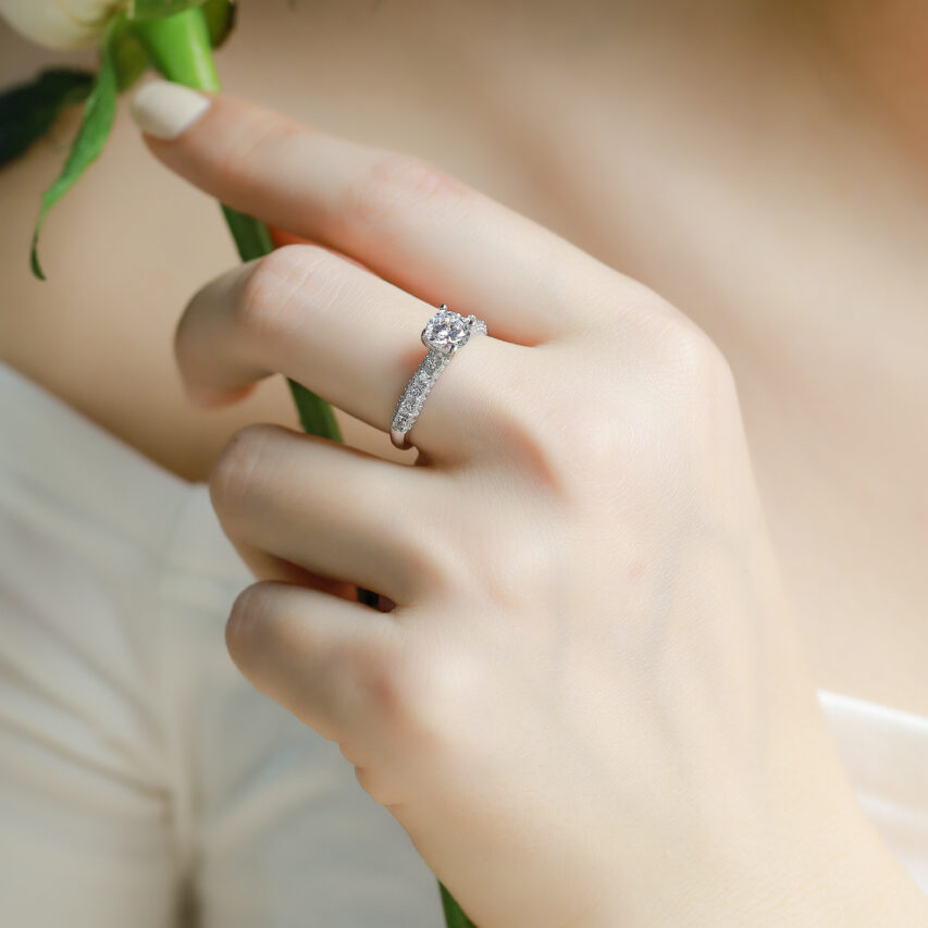 Nhẫn vàng nữ hoàng kiêu sa