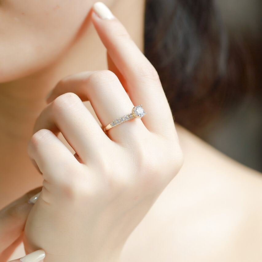 Nhẫn vàng nữ hoàng kiêu sa