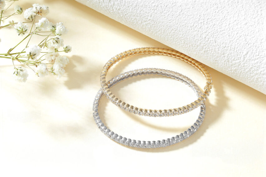 Vòng tay vàng thanh lịch đính đá lấp lánh
